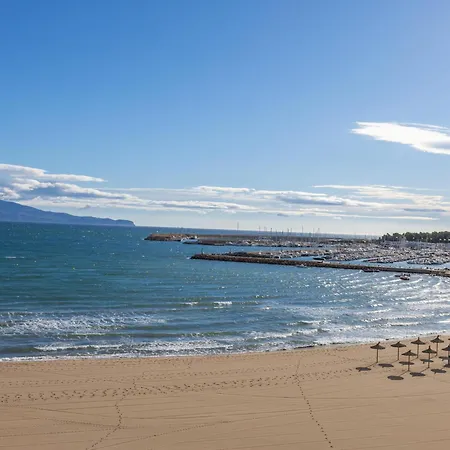 Ref. Escala 3: Con Vistas Al Mar A Pie De Playa ! - Es-325-24 *